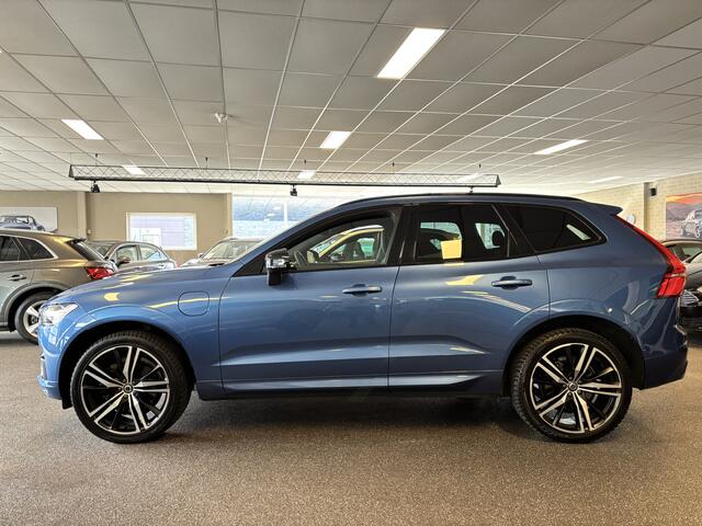 Volvo XC60 T8 Recharge AWD R-Design / Panoramadak / Leer / Apple Carplay / Dab / HK / BLIS / Adapt cruise / Pilot ass / Stuur- en Stoelverw - Elek Trekhaak -