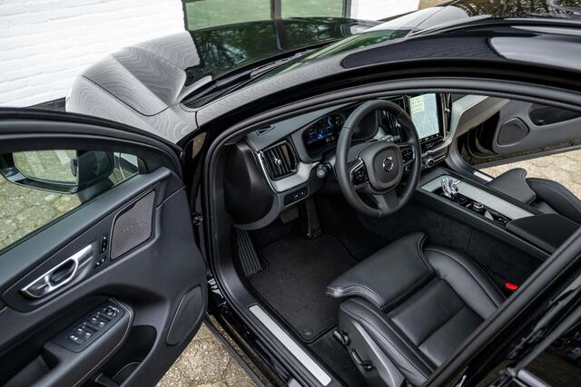 Volvo XC60 2.0 T6 AWD 398pk Black Edition Luchtvering Nappa