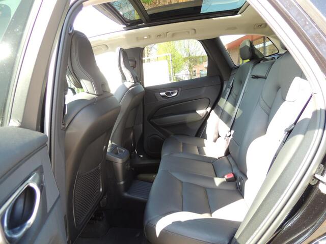 Volvo XC60 2.0 T6 Plug-in hybrid AWD Plus Dark Camera/Panodak/21inch etc.