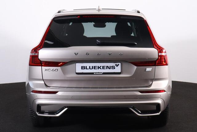 Volvo XC60 T6 Recharge AWD Plus Dark - LONG RANGE - Panorama/schuifdak - IntelliSafe Assist & Surround - 360º Camera - Harman/Kardon audio - Adaptieve LED koplampen - Verwarmde voorstoelen, stuur & achterbank - Parkeersensoren voor & achter - Elektr. bedienb. voorst