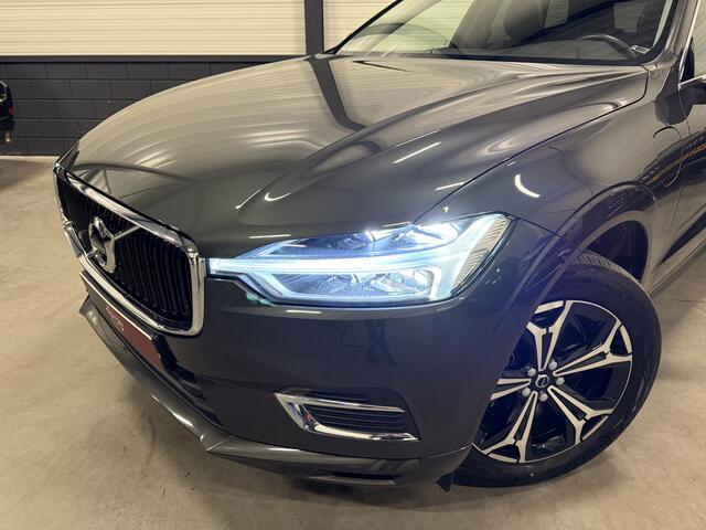 Volvo XC60 T8 Twin Engine AWD 407PK PINE GREY/PANO/LUCHTVERING/ACC/PILOT-ASSIST/VIRTUAL/ZWART LEER/CAMERA/DAB/CARPLAY/PRIVACY/19"/VOLLEDIG VOLVO DEALER OH HISTORIE, NET OH BEURT GEHAD, UNIEKE KLEUR!!!!