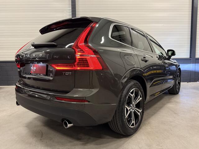 Volvo XC60 T8 Twin Engine AWD 407PK PINE GREY/PANO/LUCHTVERING/ACC/PILOT-ASSIST/VIRTUAL/ZWART LEER/CAMERA/DAB/CARPLAY/PRIVACY/19"/VOLLEDIG VOLVO DEALER OH HISTORIE, NET OH BEURT GEHAD, UNIEKE KLEUR!!!!