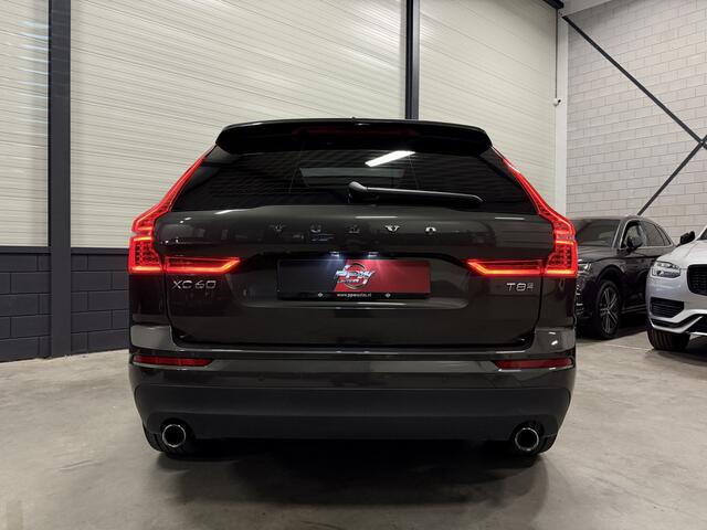 Volvo XC60 T8 Twin Engine AWD 407PK PINE GREY/PANO/LUCHTVERING/ACC/PILOT-ASSIST/VIRTUAL/ZWART LEER/CAMERA/DAB/CARPLAY/PRIVACY/19"/VOLLEDIG VOLVO DEALER OH HISTORIE, NET OH BEURT GEHAD, UNIEKE KLEUR!!!!