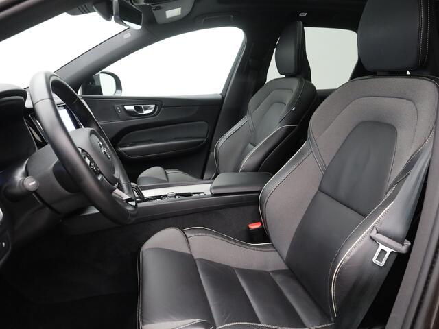 Volvo XC60 2.0 T6 Plug-in hybrid AWD R-Design | PANO | ADAPTIVE | STOEL- EN STUURVERW.