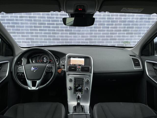 Volvo XC60 2.0 T5 FWD Polar | Trekhaak | Standkachel | Stoelverwarming | Navigatie | Xenon | Verwamde Voorruit | Parkeersensoren achter |