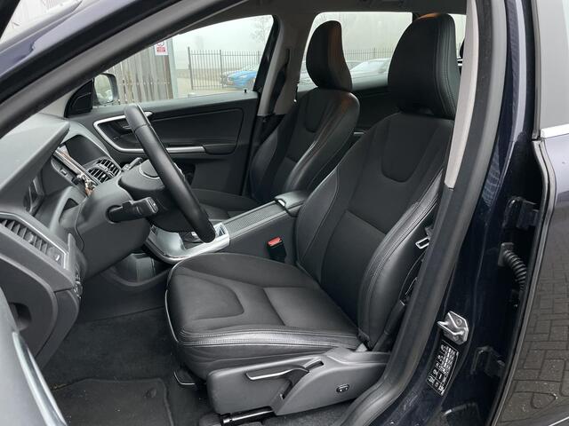 Volvo XC60 2.0 T5 FWD Polar | Trekhaak | Standkachel | Stoelverwarming | Navigatie | Xenon | Verwamde Voorruit | Parkeersensoren achter |