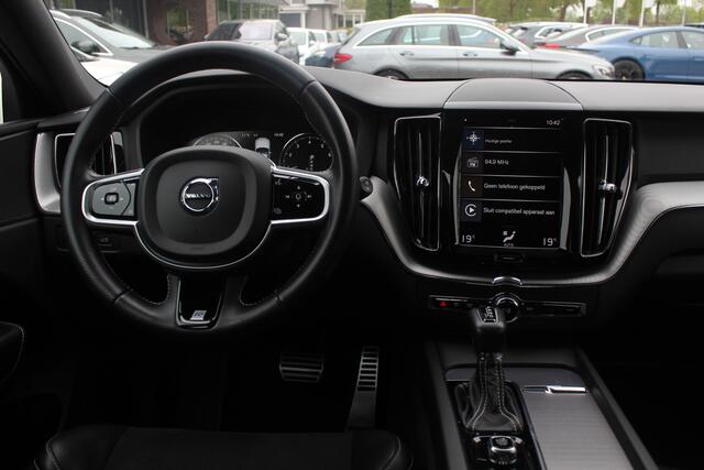 Volvo XC60 2.0 T4 R-Design / 360Camera / Leder&Alcantara / 20'' / Navigatie / Dodehoek / DAB / Cruise Control