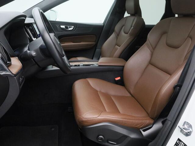 Volvo XC60 2.0 Recharge T6 AWD Business Pro | PANO | CAMERA | KEYLESS | STOEL- EN STUURVERW. | TREKHAAK