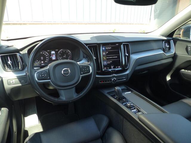 Volvo XC60 2.0 B5 Momentum Pro | Elek. Bestuurdersstoel | Trekhaak |