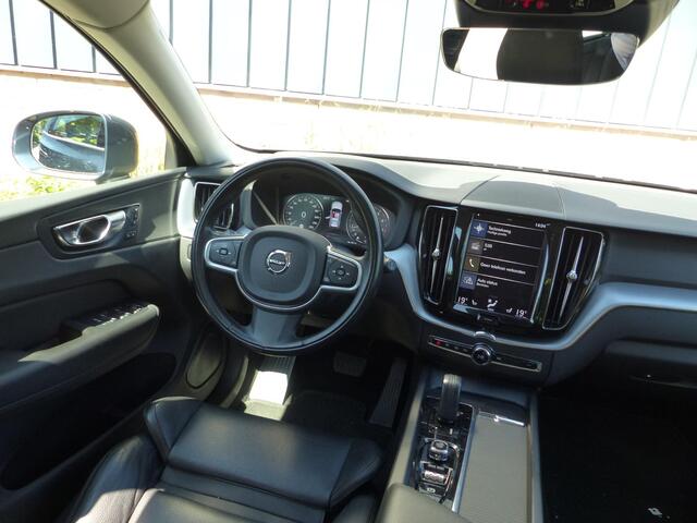 Volvo XC60 2.0 B5 Momentum Pro | Elek. Bestuurdersstoel | Trekhaak |