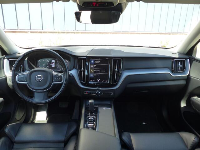 Volvo XC60 2.0 B5 Momentum Pro | Elek. Bestuurdersstoel | Trekhaak |