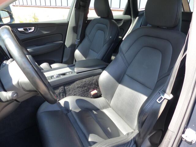 Volvo XC60 2.0 B5 Momentum Pro | Elek. Bestuurdersstoel | Trekhaak |