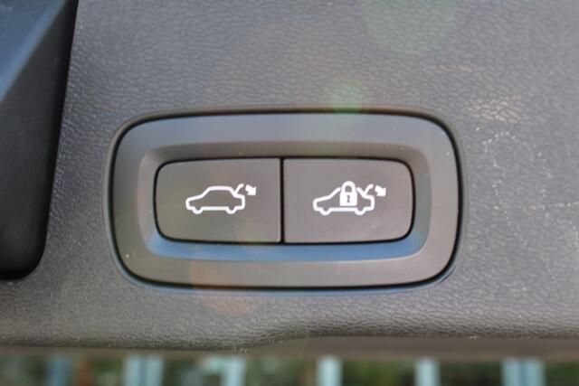 Volvo XC60 2.0 T8 Twin Engine AWD Inscription | Luchtvering | Bowers & Wilkins | 360 Camera | Stoelverkoeling