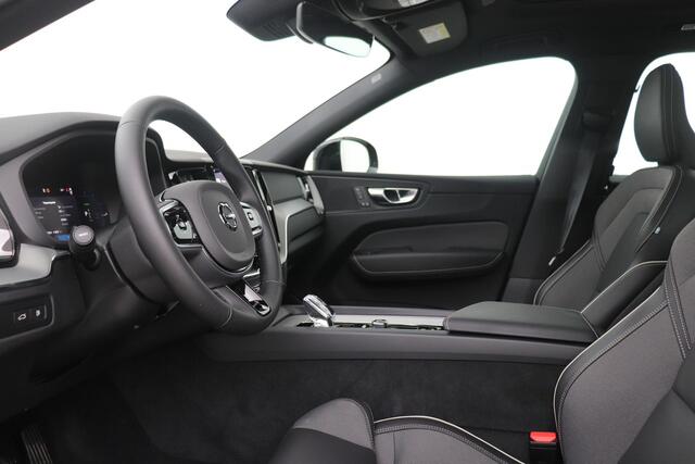 Volvo XC60 T6 Plug-in hybrid Plus Black Edition | Long Range | Stoel+Stuurverwarming | Panoramadak | Keyless | Camera | 21 Inch