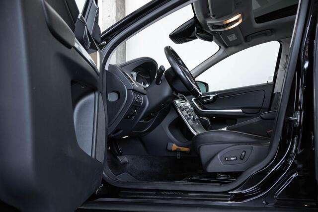 Volvo XC60 T5 Automaat AWD Nordic+ | Achteruitrijcamera | High Performance Audio | Adaptieve Koplampen | Parkeersensoren | Verwarmbare Voorruit | Dodehoekdetectie | Navigatiesysteem | Elektrisch Glazen Panorama-Dak | Adaptieve Cruise Control | Verwarmbare Voorstoele