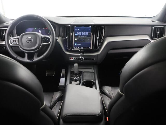 Volvo XC60 2.0 T6 Plug-in hybrid AWD R-Design | Trekhaak Electr. | Sportstoelen | Harman-Kardon | 360° Camera | Panoramadak | Standverwarming |