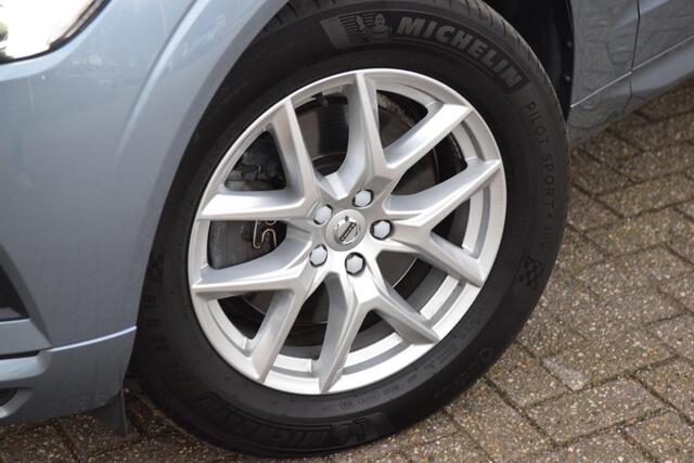 Volvo XC60 D4 AWD EU6 Momentum Autm met Leer/Trekhk/RIJKLAAR!