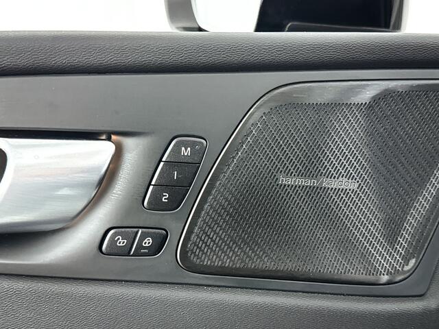 Volvo XC60 T6 Aut. Plug-in hybrid AWD Ultimate Dark | Panoramadak | 360° camera | Harman Kardon | Head-up display