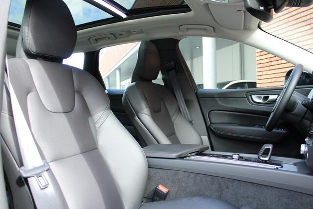 Volvo XC60 T6 Automaat Recharge AWD Plus Dark | | Adaptive cruise control | Parkeerverwarming | Panoramadak | 19'' Lichtmetalen Velgen | Adaptieve Cruise Control | Google Infotainment | Apple Carplay | Parkeercamera | Lederen Bekleding | Parkeersensoren voor + achte