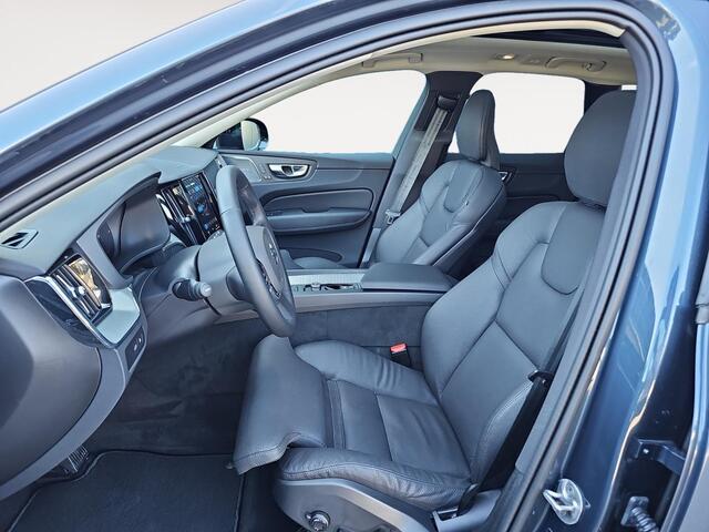 Volvo XC60 2.0 T6 Plug-in hybrid AWD Plus Dark | Harman/Kardon Audio | Extra getint glas | Stoelverwarming | Trekhaak |