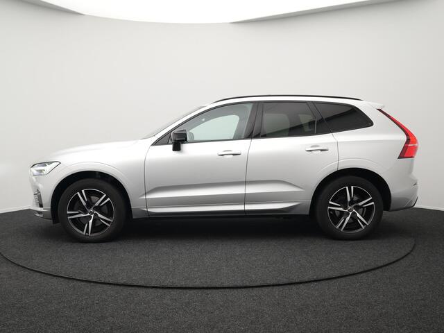 Volvo XC60 2.0 T6 R-Design AWD | Panodak | Trekhaak af Fabriek | Adaptive Cruise |Sportstoelen Memory | L.M. 19" | Harman/Kardon | 360 Camera | Carplay | DAB | Stoel & Stuurverwarming |