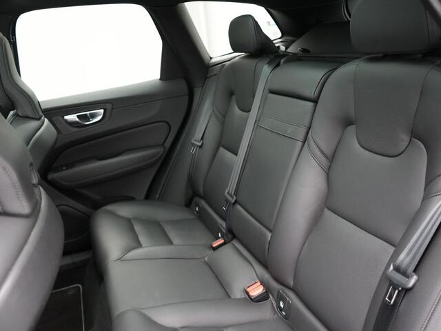 Volvo XC60 2.0 T6 R-Design AWD | Panodak | Trekhaak af Fabriek | Adaptive Cruise |Sportstoelen Memory | L.M. 19" | Harman/Kardon | 360 Camera | Carplay | DAB | Stoel & Stuurverwarming |