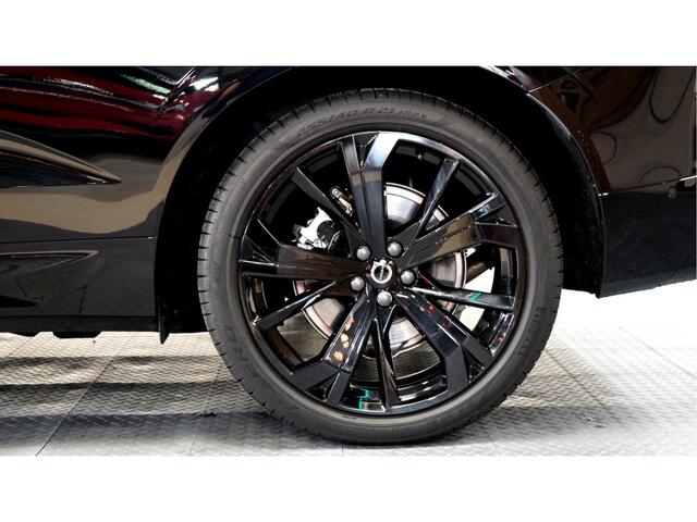 Volvo XC60 2.0 Recharge AWD 293kW/399pk Aut8 Plus Black Edition LUCHTVERING + PANORAMADAK + PILOT ASSIST + BLIS + HARMAN/KARDON + PILOT ASSIST + STOELVERWARMING&-VENTILATIE + STUURVERWARMING + PRIVACY GLASS + 360 CAMERA + 18" WINTERSET + 21" LM-VELGEN!!