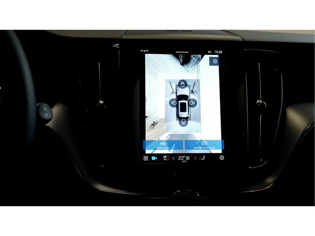 Volvo XC60 2.0 Recharge AWD 293kW/399pk Aut8 Plus Black Edition LUCHTVERING + PANORAMADAK + PILOT ASSIST + BLIS + HARMAN/KARDON + PILOT ASSIST + STOELVERWARMING&-VENTILATIE + STUURVERWARMING + PRIVACY GLASS + 360 CAMERA + 18" WINTERSET + 21" LM-VELGEN!!