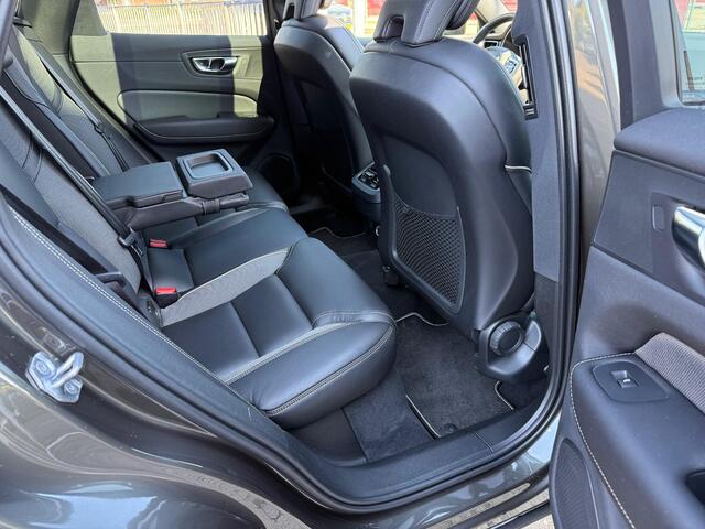 Volvo XC60 2.0 T4 190 pk R-Design Luxury-line