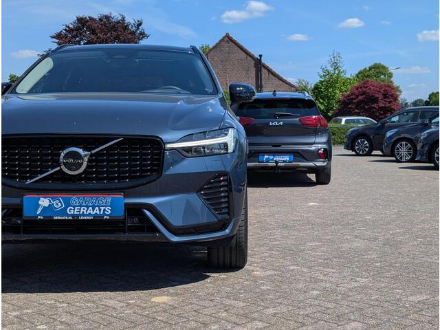 Volvo XC60 2.0 T8 Plug-in hybrid AWD Plus Dark | Luchtvering, E-Trekhaak, 360°, PANO, 21 inch velgen, Lift modus, zeer luxe!