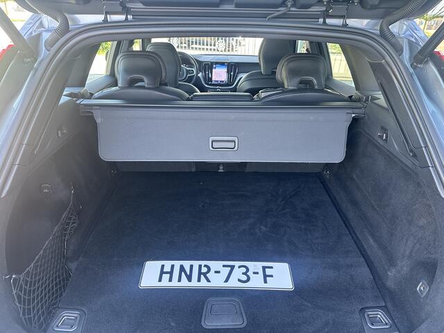 Volvo XC60 2.0 Recharge T6 AWD R-Design TREKHAAK,CARPLAY,PANO
