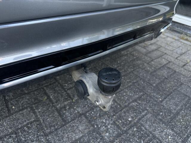 Volvo XC60 2.0 Recharge T6 AWD R-Design TREKHAAK,CARPLAY,PANO