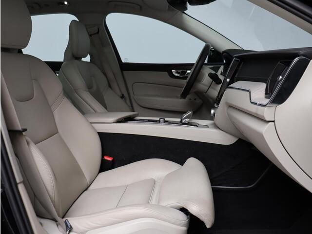 Volvo XC60 T8 AWD Twin Engine Inscription / Head up displ. / 360 camera / Pan. dak / Harman Kardon / Stoelverwarming