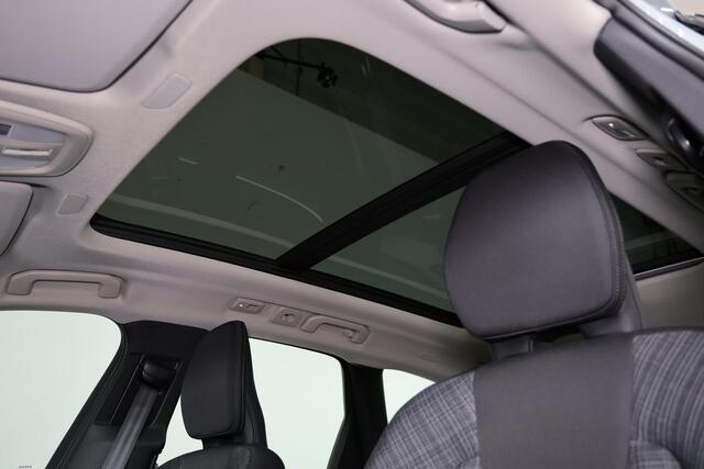 Volvo XC60 T6 Recharge AWD Core Bright - LONG RANGE - Panorama/schuifdak - IntelliSafe Assist & Surround - Adaptieve LED koplampen - Parkeercamera achter - Verwarmde voorstoelen, stuur & achterbank - Parkeersensoren voor & achter - Draadloze tel. lader - Elektr. ink