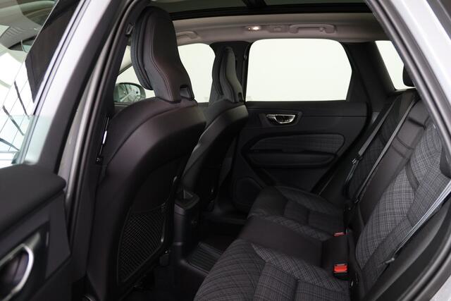 Volvo XC60 T6 Recharge AWD Core Bright - LONG RANGE - Panorama/schuifdak - IntelliSafe Assist & Surround - Adaptieve LED koplampen - Parkeercamera achter - Verwarmde voorstoelen, stuur & achterbank - Parkeersensoren voor & achter - Draadloze tel. lader - Elektr. ink