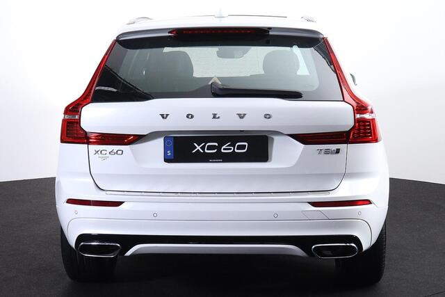 Volvo XC60 T8 Recharge AWD R-Design - Panoramisch schuif-/kanteldak - Sensus navigatie - Parkeersensoren v/a - Parkeercamera achter - Parkeersensoren v/a - Apple Carplay & Android Auto