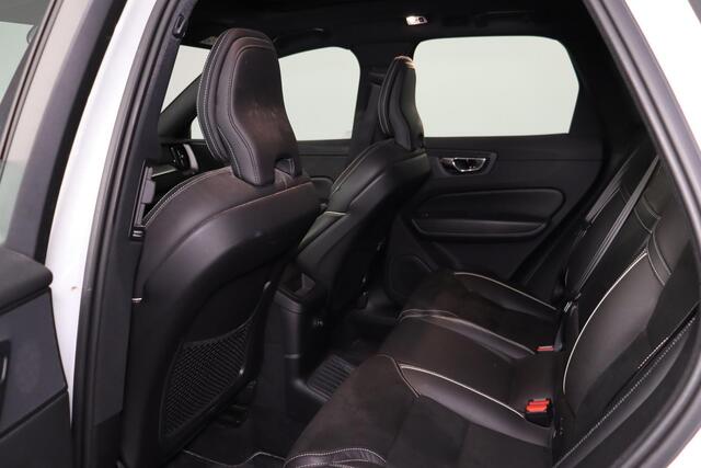 Volvo XC60 T8 Recharge AWD R-Design - Panoramisch schuif-/kanteldak - Sensus navigatie - Parkeersensoren v/a - Parkeercamera achter - Parkeersensoren v/a - Apple Carplay & Android Auto