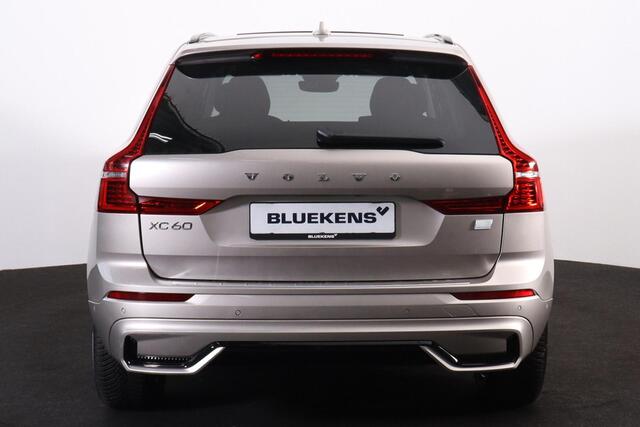 Volvo XC60 T6 Recharge AWD Plus Dark - LONG RANGE - Panorama/schuifdak - IntelliSafe Assist & Surround - 360º Camera - Harman/Kardon audio - Adaptieve LED koplampen - Verwarmde voorstoelen, stuur & achterbank - Parkeersensoren voor & achter - Elektr. bedienb. voorst