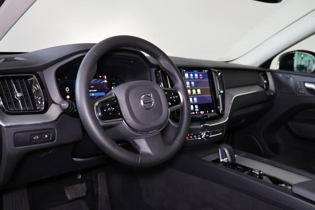 Volvo XC60 T6 Recharge AWD Plus Dark - LONG RANGE - Panorama/schuifdak - IntelliSafe Assist & Surround - 360º Camera - Harman/Kardon audio - Adaptieve LED koplampen - Verwarmde voorstoelen, stuur & achterbank - Parkeersensoren voor & achter - Elektr. bedienb. voorst