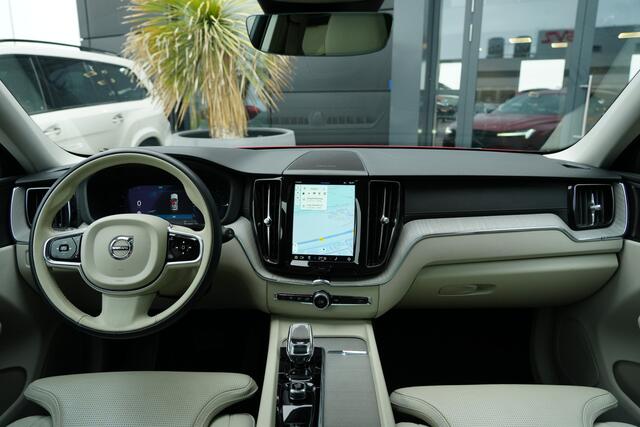 Volvo XC60 2.0 T8 Plug-in hybrid AWD Ultimate Dark 455pk Panoramadak/Stoelverwarming/360Camera