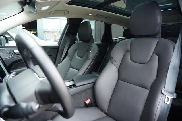 Volvo XC60 2.0 T6 Plug-in hybrid AWD Plus Dark 350pk Panoramadak/Stoelverwarming/360Camera