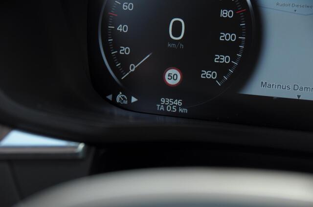 Volvo XC60 T6 340PK Automaat AWD Inscription / Adaptieve cruise control / BLIS / Parkeersensoren met 360 camera / Elektrische stoelen / Keyless entry / 22" velgen / Apple carplay / Leder dashboard / Harman Kardon audio