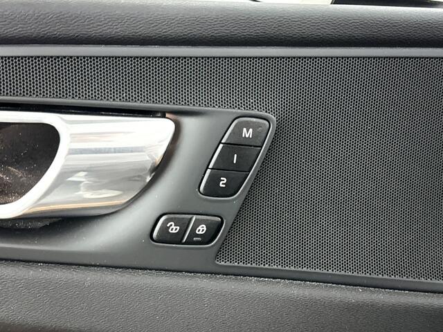 Volvo XC60 B5 Aut. Inscription | Panoramadak | 360° camera | Massage