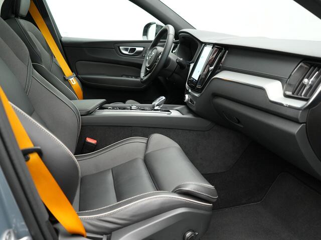 Volvo XC60 T8 AWD Polestar Engineered Plug in Hybrid 455pk Long Range Thunder Grey PHEV | Panodak | Lederen Sportstoelen Memory | Google Assistant | Pilot Assist | Harman Kardon | Head Up | Adaptive Cruise | L.M. 21" | Virtual | 360 Camera | Navigatie | Apple Carpl
