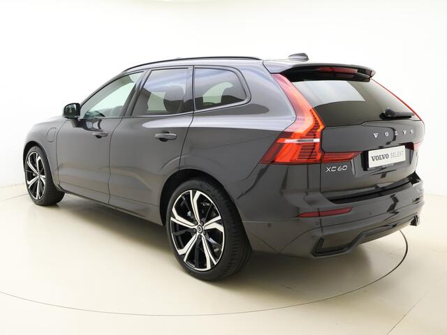 Volvo XC60 T6 Recharge 350PK AWD Plus Dark | Luchtvering | 360 Camera | Harman&Kardon | 21'' | Panoramadak | Trekhaak |