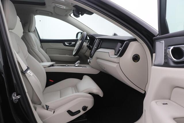 Volvo XC60 T6 Plug-in hybrid Ultra Dark | Luchtvering | Bowers&Wilkins | Massage+Ventilatie | Head-Up | 21 Inch | ACC