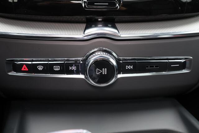 Volvo XC60 T8 Recharge AWD Ultra Black Edition - LONG RANGE - Panorama/schuifdak - IntelliSafe Assist & Surround - 360º Camera - Bowers & Wilkins audio - Adaptieve LED koplampen - Verwarmde voorstoelen, stuur & achterbank - Parkeersensoren voor & achter - Elektr. be