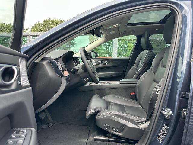 Volvo XC60 T8 Plug-in hybrid AWD Ultimate Dark / Trekhaak / Pano. dak / Geventileerde + verwarmde stoelen / Luchtvering / Bowers & Wilkins / Head-up display /
