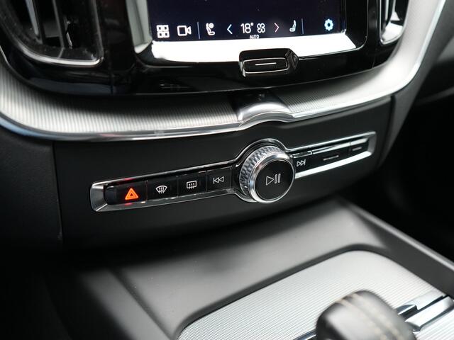 Volvo XC60 T6 Plug-in hybrid AWD R-Design Panodak | Adaptive Cruise | Harman Kardon | Lederen Sportstoelen Memory | Camera | Google Maps | 22"L.M | Keyless | Stuurverwarming |