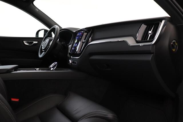 Volvo XC60 T6 PLUG-IN HYBRID AWD PLUS BLACK EDITION *FULL OPTIONS!* [MY25] -PANO.DAK|LUCHTVERING|GEVENT.LEDER+MASSAGE|ADAP.LED|360°CAM|BOWERS&WILKINS